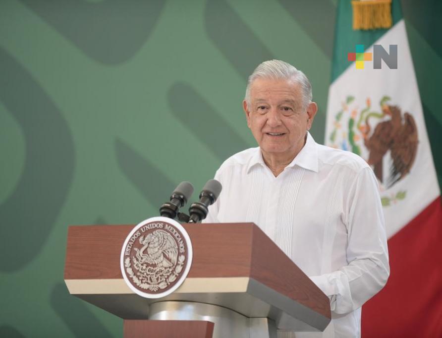 De la tierra al cielo la diferencia entre Cuitláhuac y otros gobernadores: AMLO