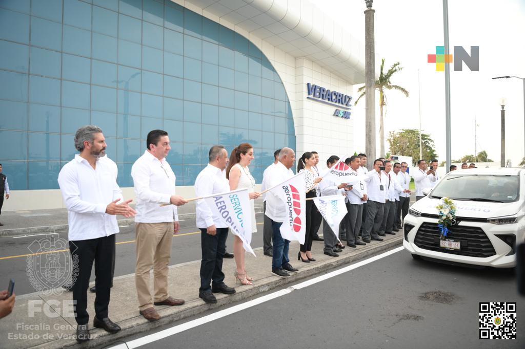 Fiscal general asiste a renovación del parque vehicular servicio de taxis ADO Aeropuerto