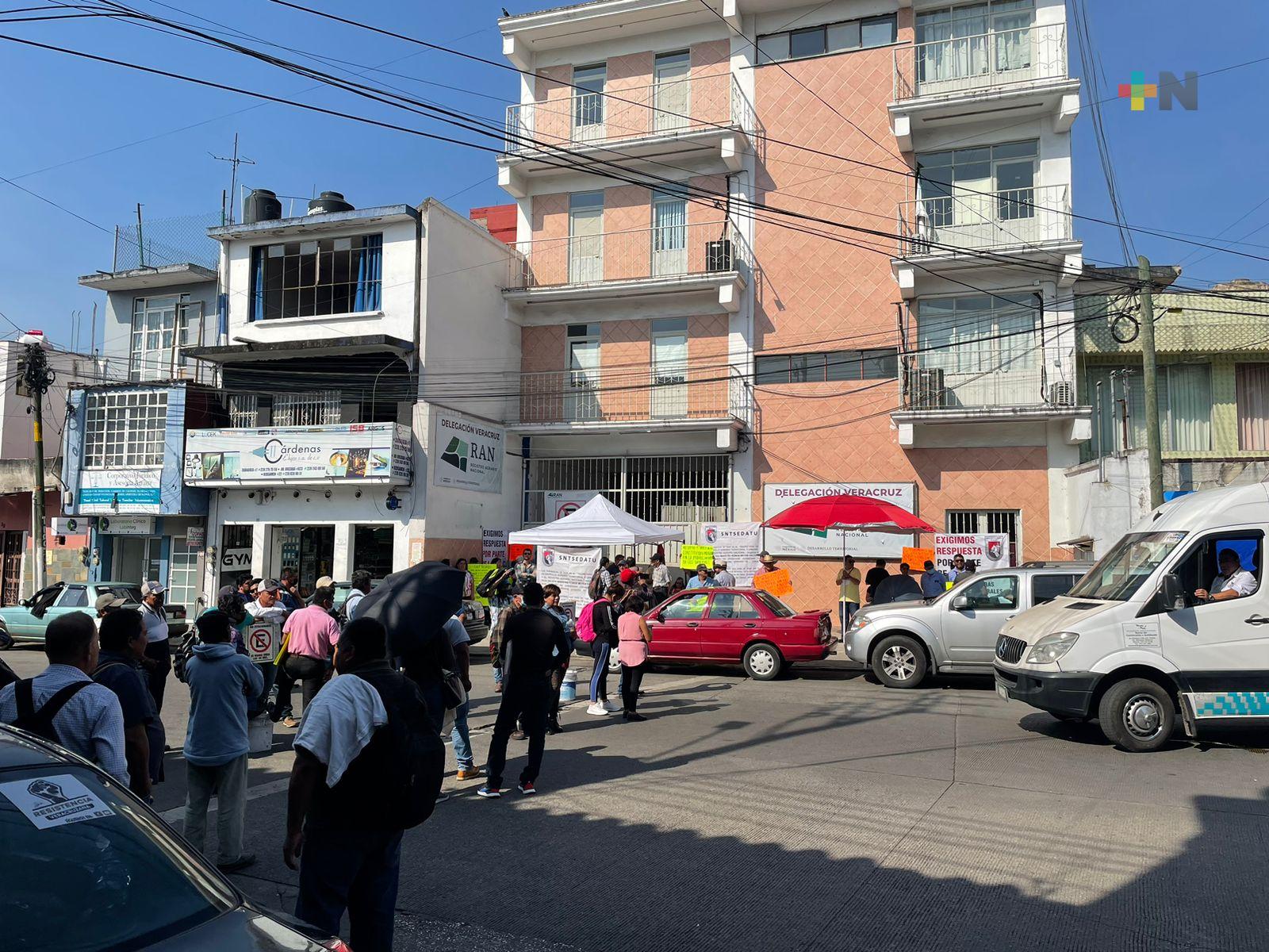 Bloqueo por manifestación genera caos vial afuera del Registro Agrario Nacional