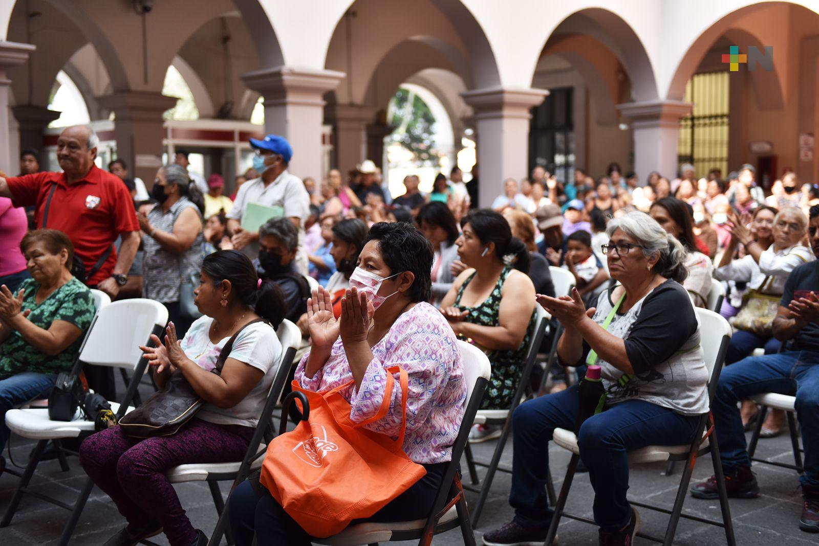 Realiza alcalde Ahued audiencias ciudadanas en patio central