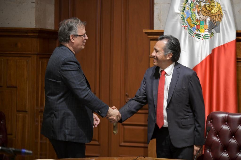 Cuitláhuac García y Marcelo Ebrard se reúnen en Palacio de Gobierno