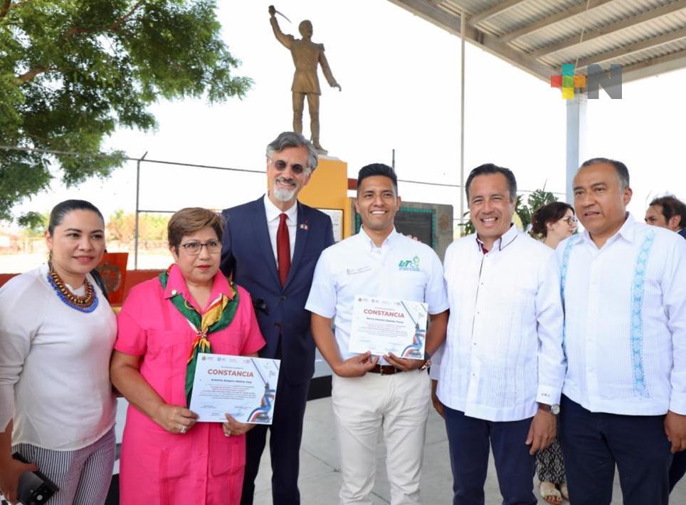 En Veracruz como hace 160 años en Camarón de Tejeda, defendemos la soberanía nacional En Veracruz como hace 160 años en Camarón de Tejeda, defendemos la soberanía nacional