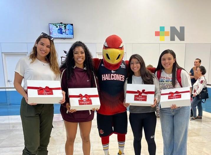 Este lunes abren pretemporada Halconas Rojas Veracruz