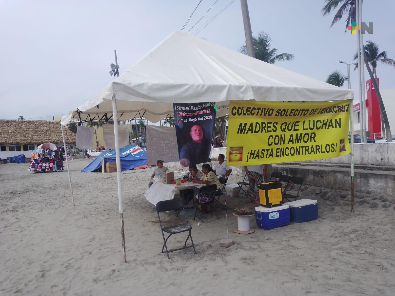 Colectivo Solecito realiza venta de alimentos para obtener recursos