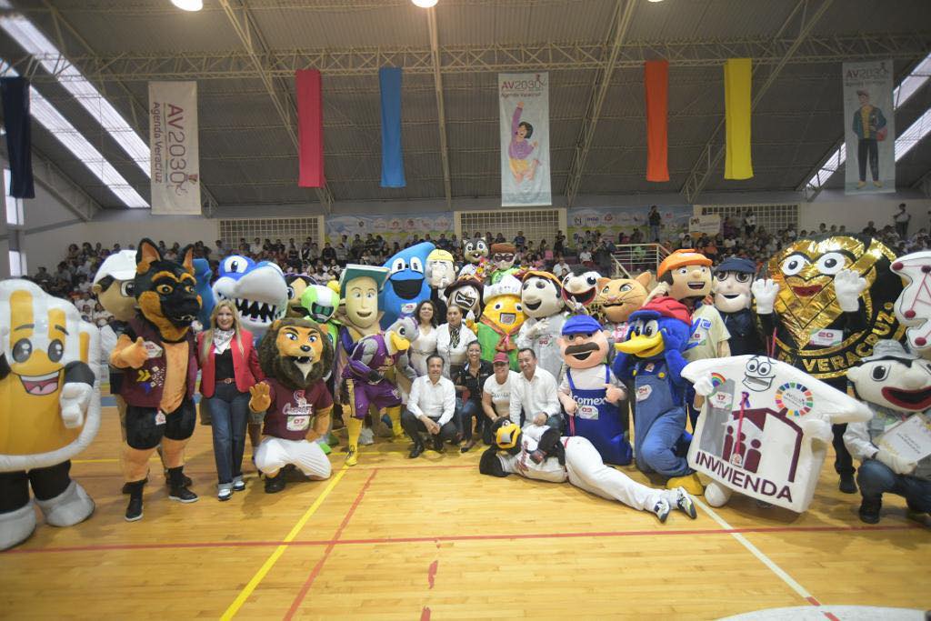 Desfile de botargas para promover inclusión y disminuir brechas de desigualdad