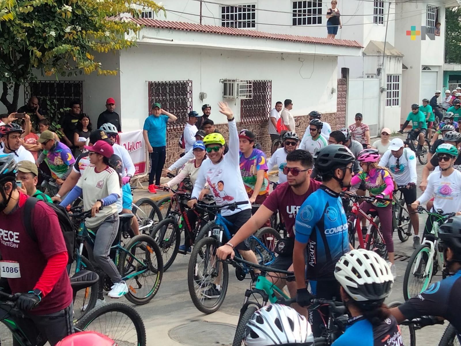 Encabeza Cuitláhuac García la rodada familiar Zempoala-Chachalacas