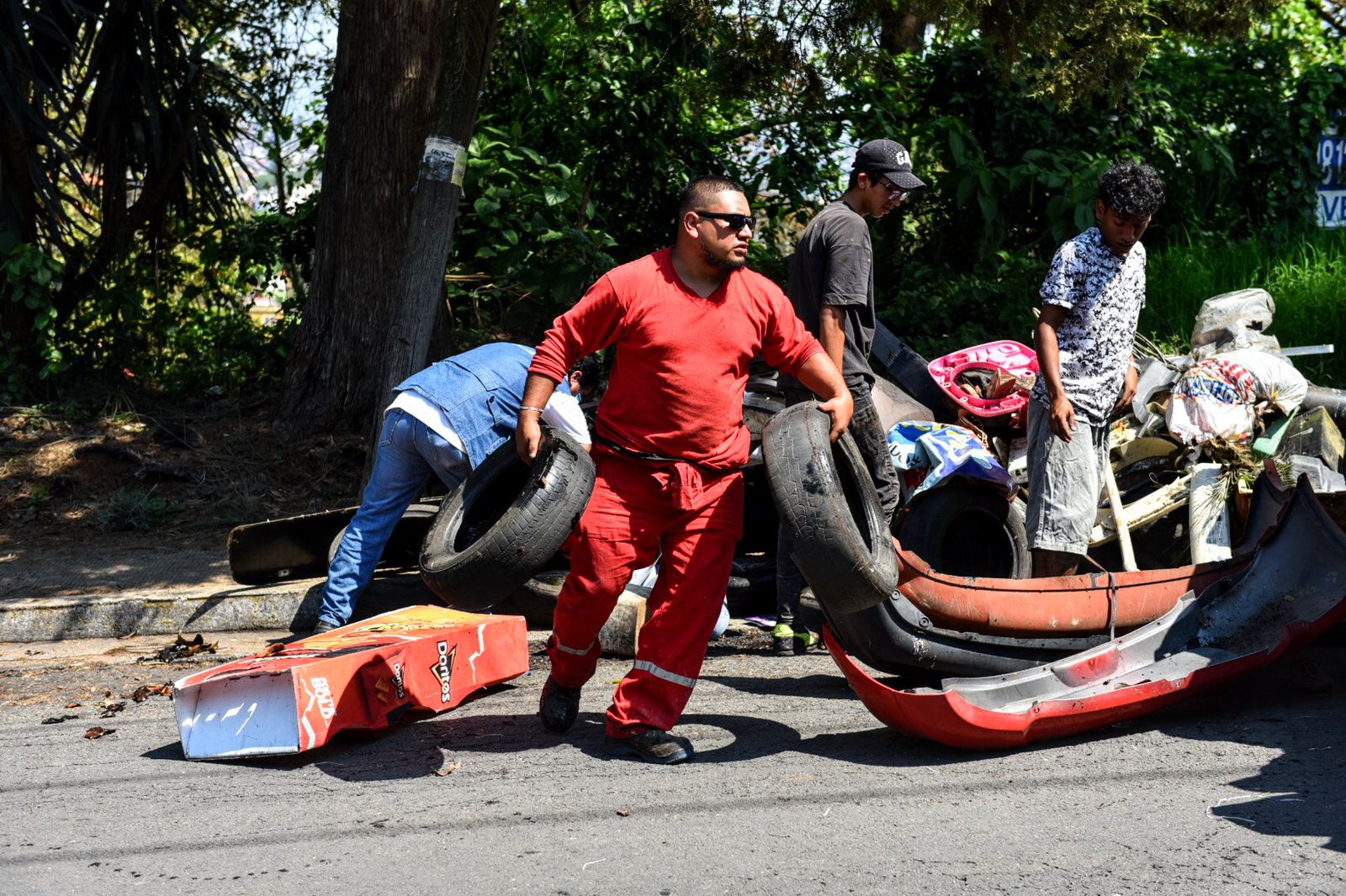 Realizan jornada de descacharrización en colonia Mártires de Chicago para prevenir el dengue