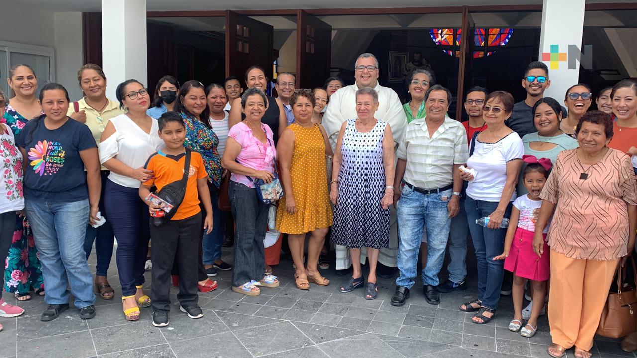 Maestros de escuelas particulares celebran su día con una misa en Coatza
