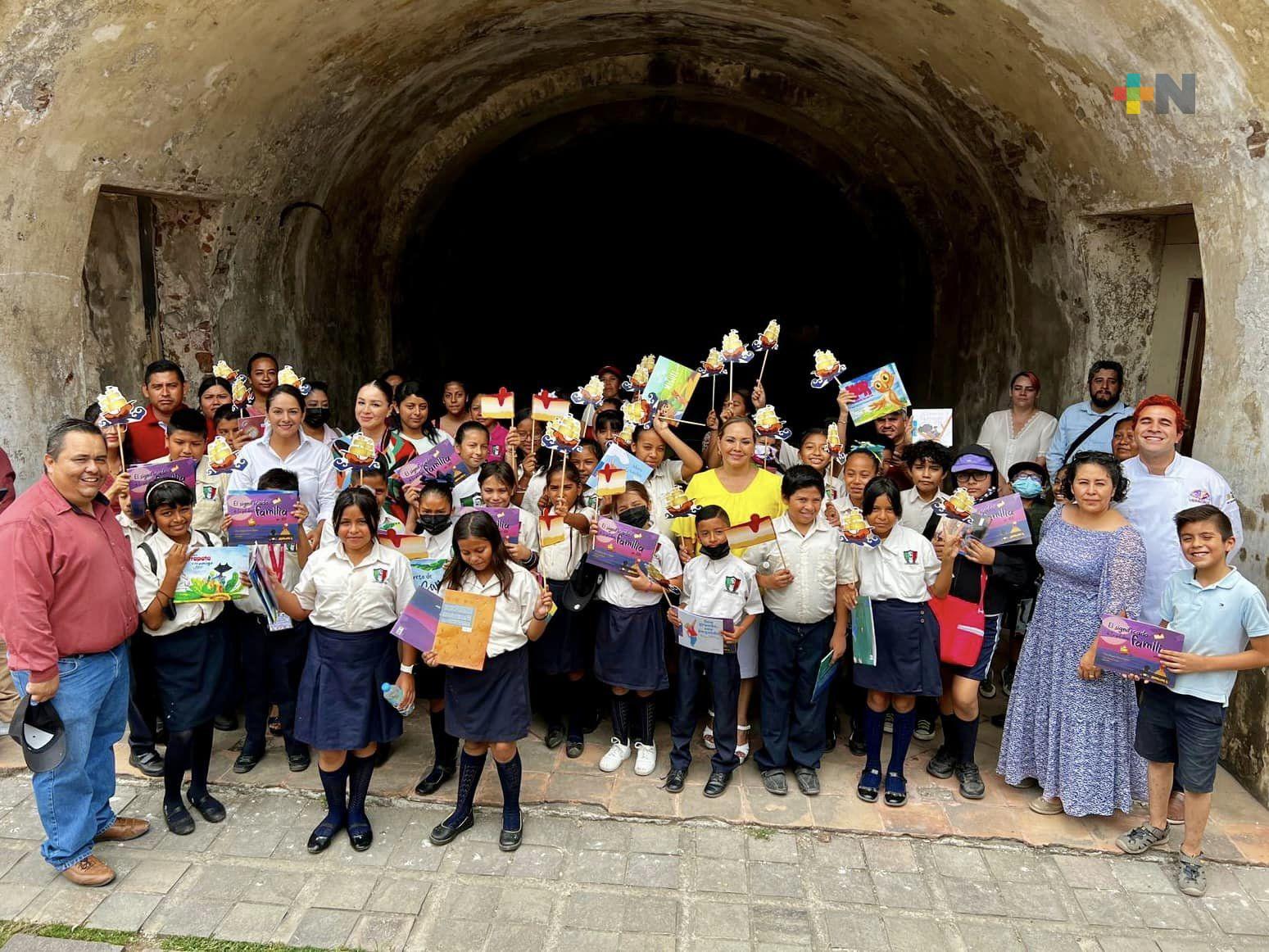 Editora de Gobierno promueve la lectura en alumnos de la primaria Juan de la Luz Enríquez, de Veracruz