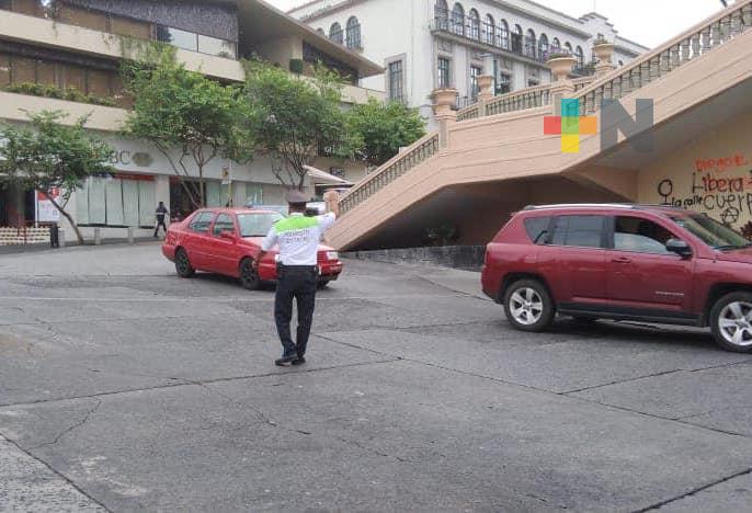 En Xalapa, calle Úrsulo Galván cerrada a circulación hasta las 15:00 horas: DGTSV