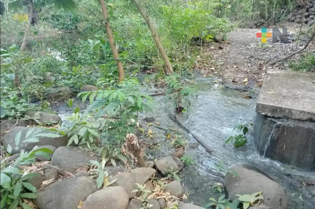 Pobladores de Tatahuicapan denuncian contaminación en cuerpos de agua