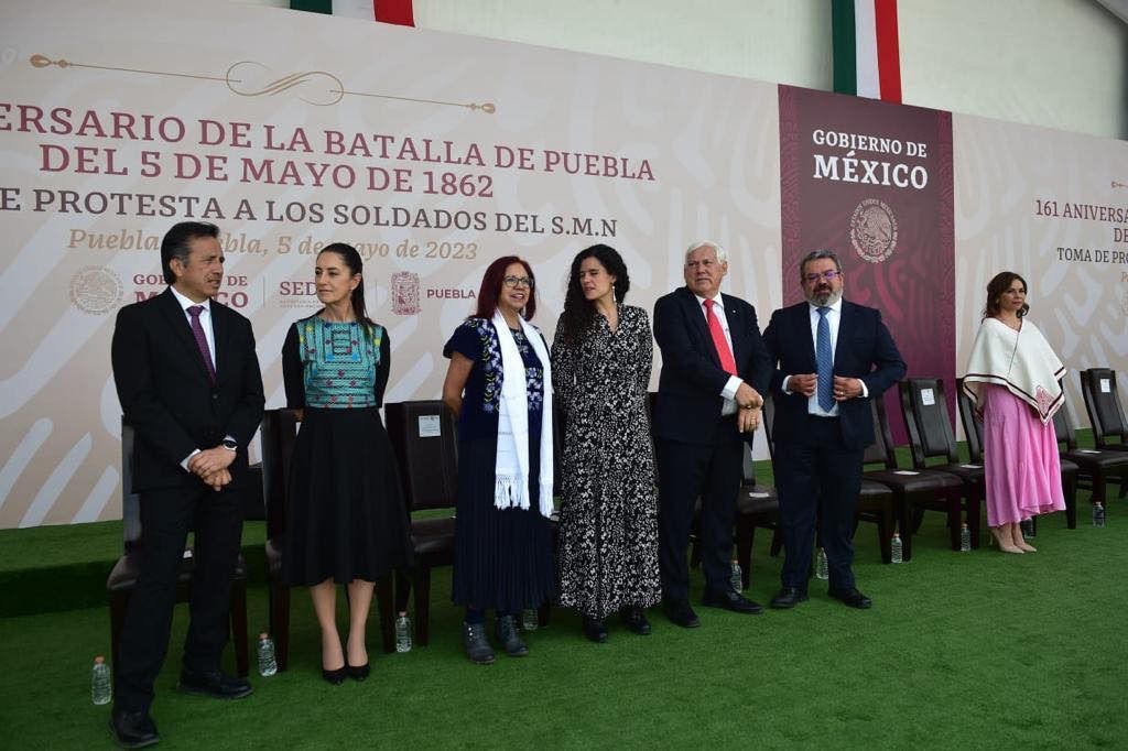Asiste Cuitláhuac García como invitado de honor a conmemoración de la Batalla de Puebla