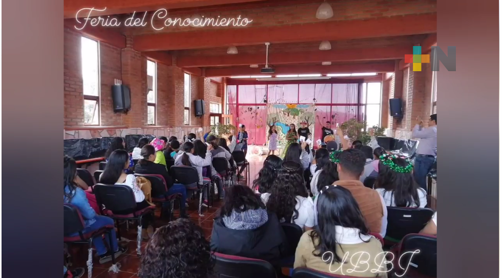 Realizan estudiantes de la UBBJ la primera Feria del Conocimiento en Huayacocotla
