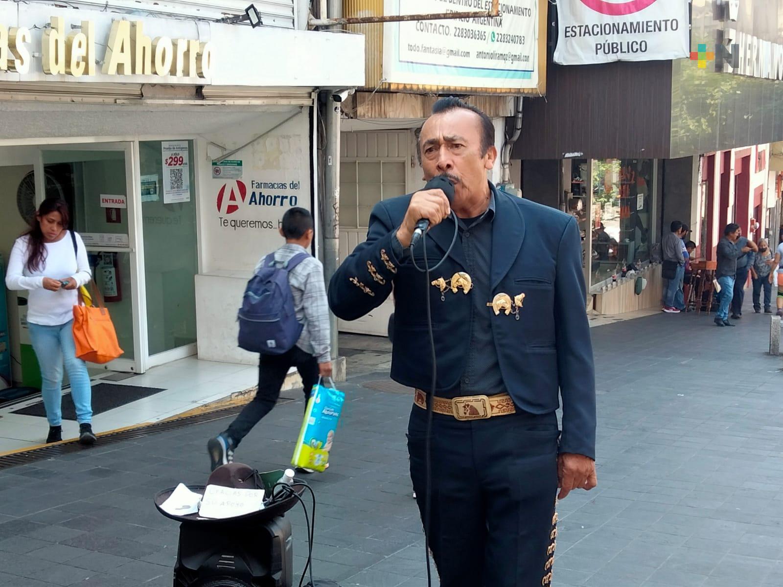 En Xalapa, mariachis están listos para festejar a mamá