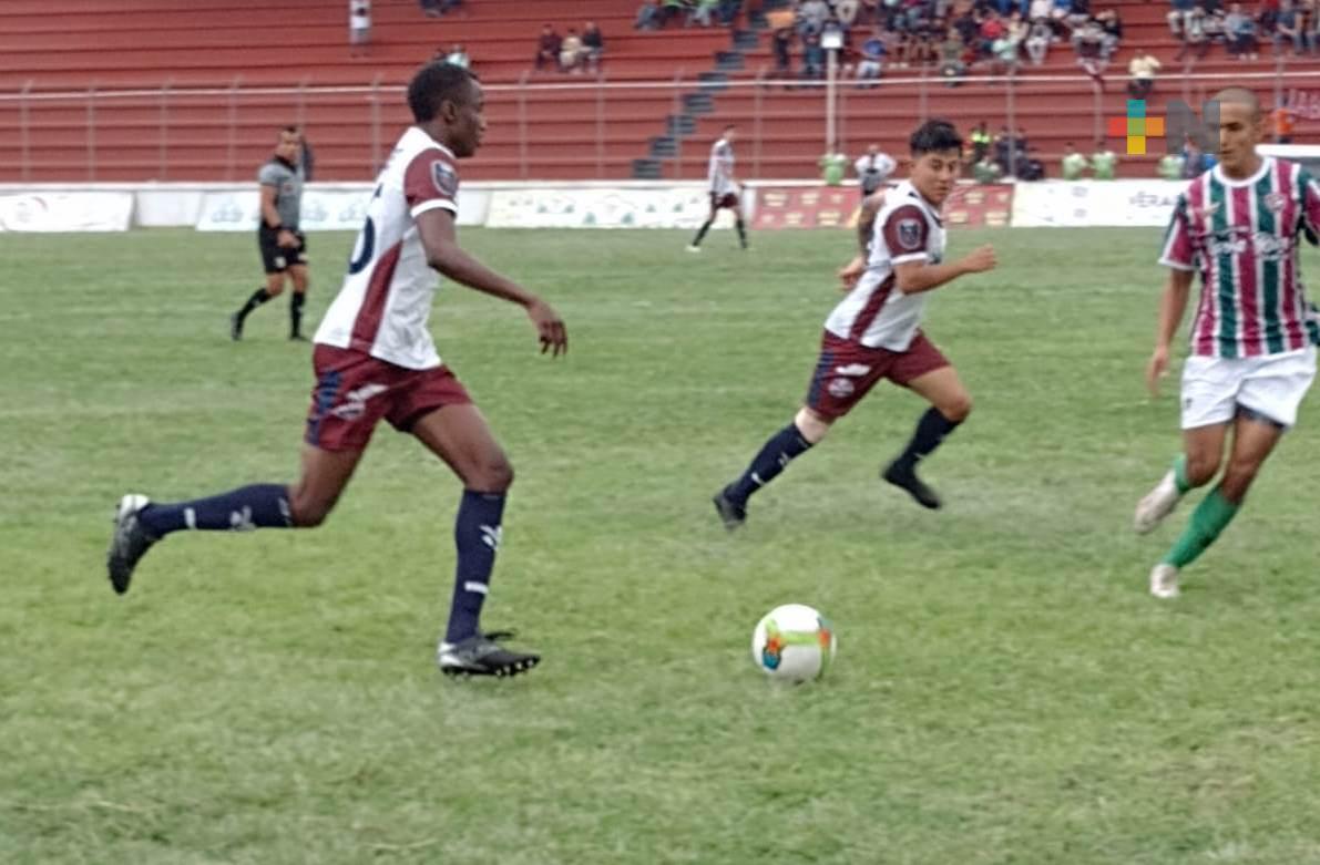 Académicos de Xalapa lideran la Liga Profesional de Futbol
