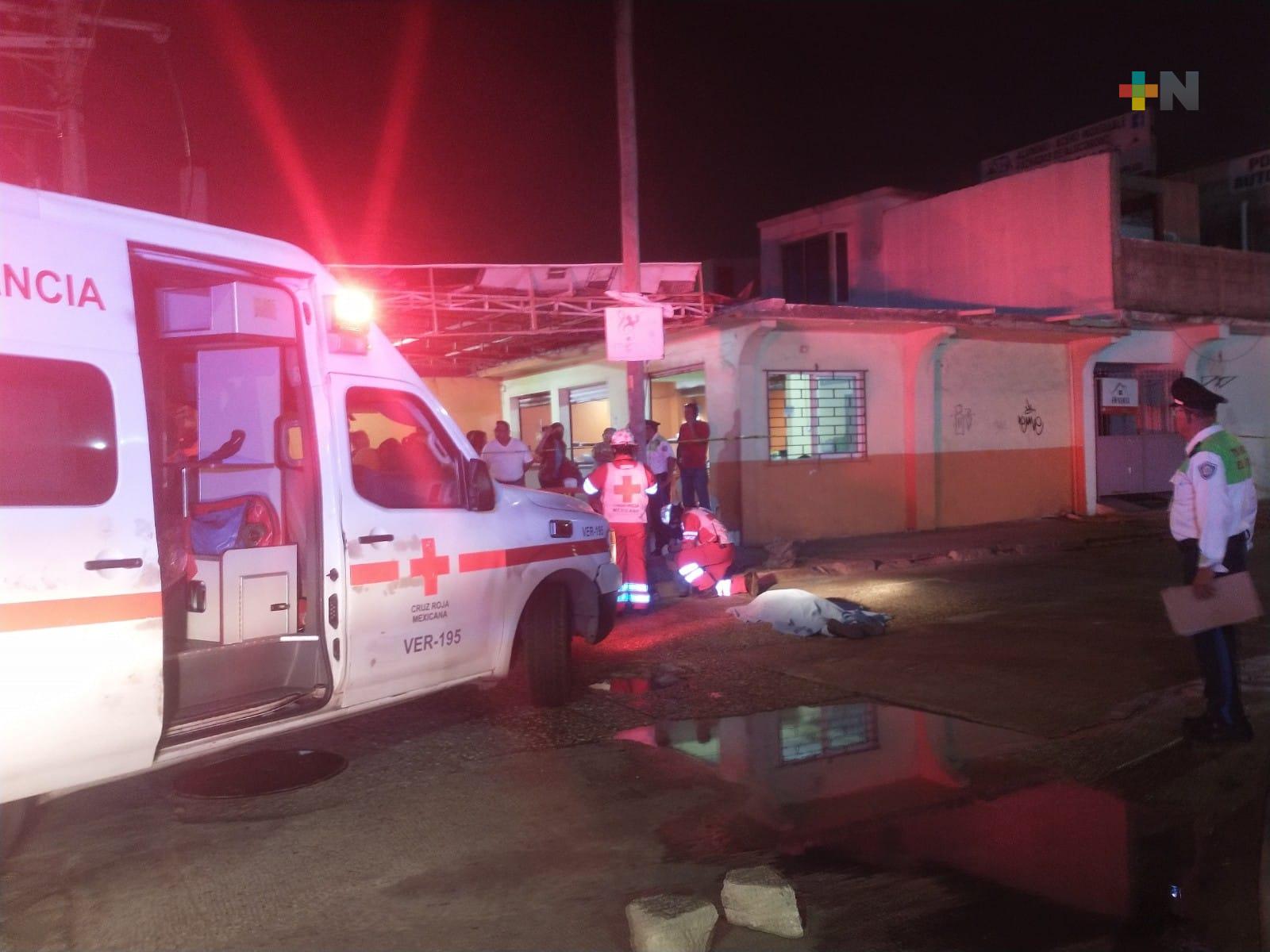 Autobús urbano de Coatza atropella a dos personas; una de ellas falleció