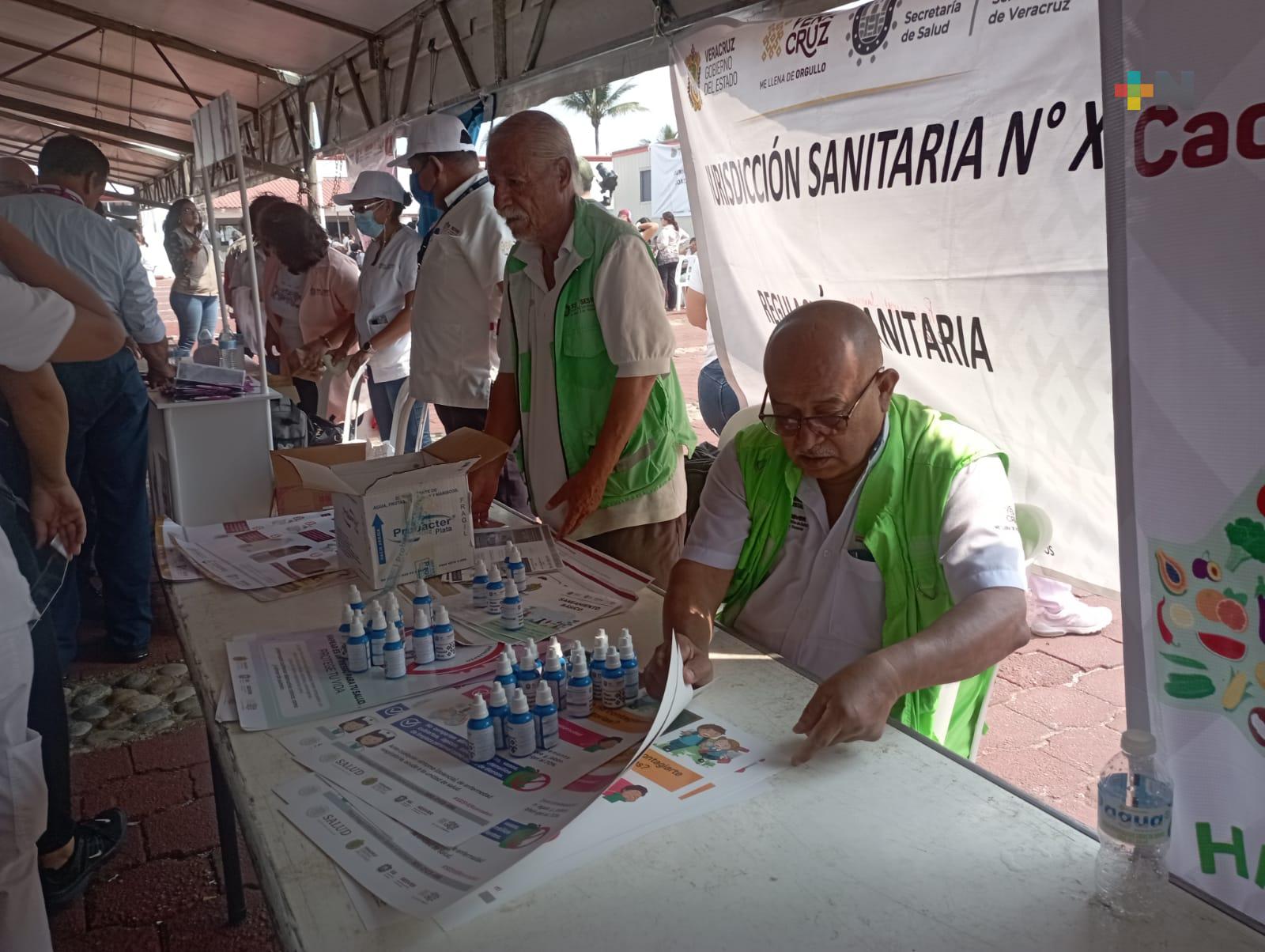 Brigada itinerante acerca servicios de salud a población vulnerable de Coatzacoalcos