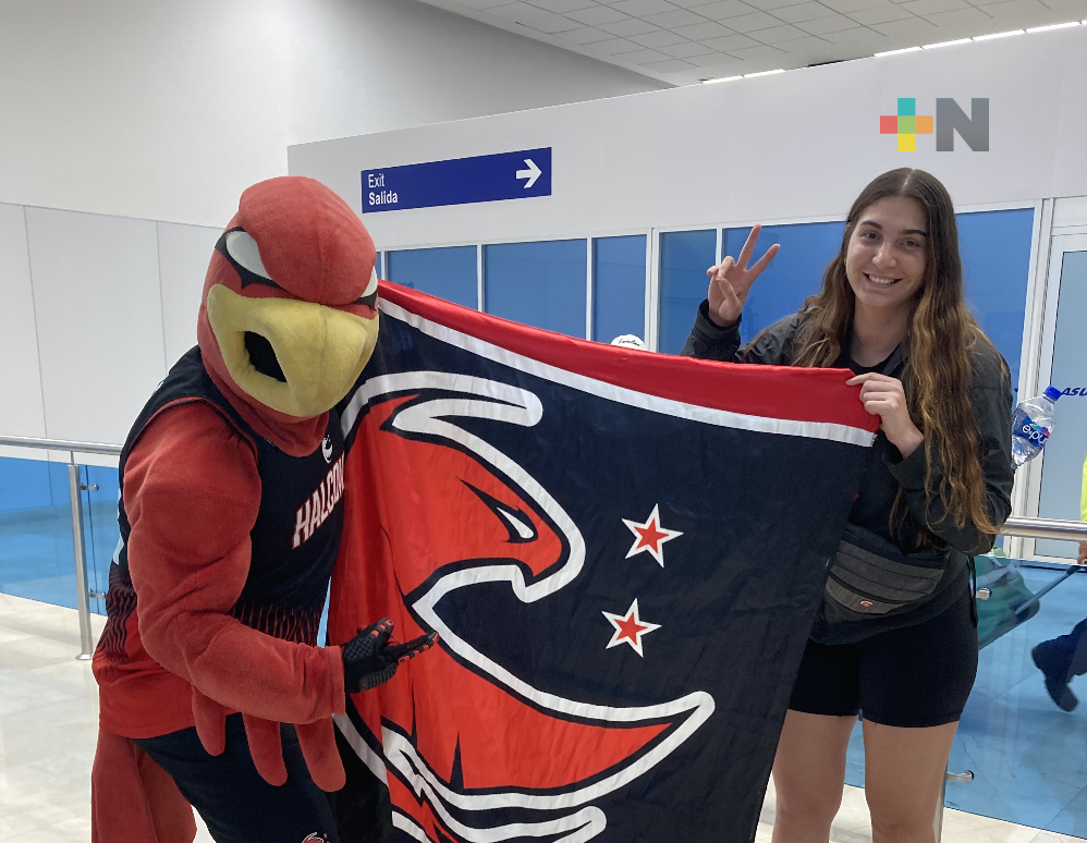 Ecuatoriana Arianna Shanick refuerza a las Rojas de Veracruz