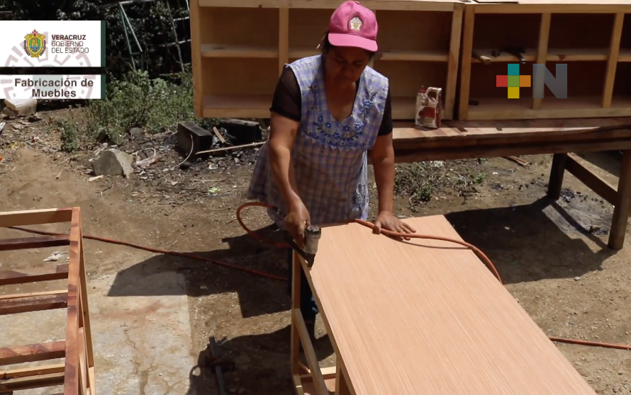 Eric Cisneros distingue y reconoce a las mamás trabajadoras en todos los ámbitos