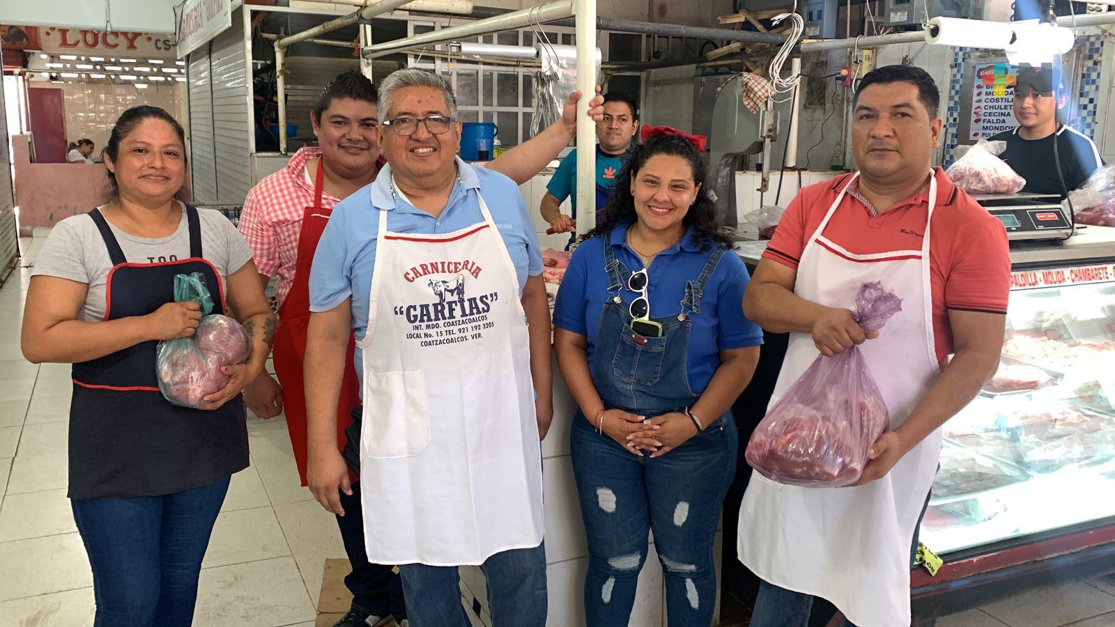 Carniceros de Coatza donan producto para festejar a madres de niños con cáncer