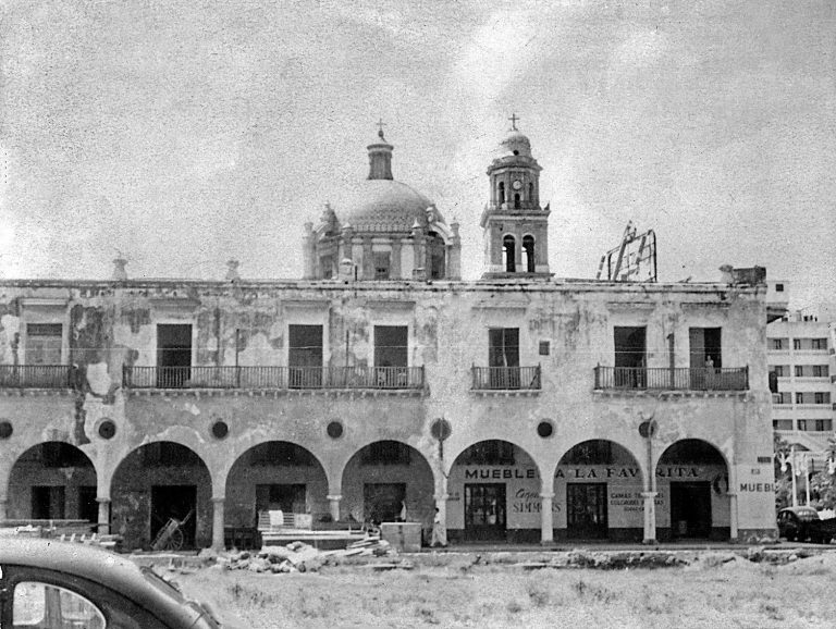 Invita IVEC al conversatorio “Historia y convivencia en el Portal de Miranda”, en la Fototeca de Veracruz