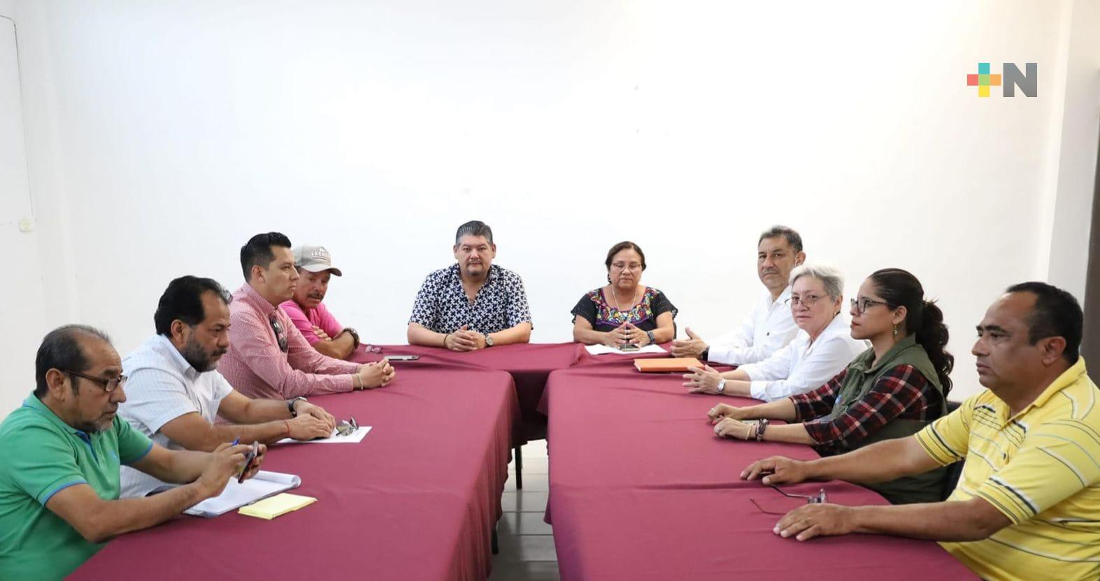 Alcaldes de Minatitlán y Coatzacoalcos dialogan con ejidatarios que tienen tomada presa