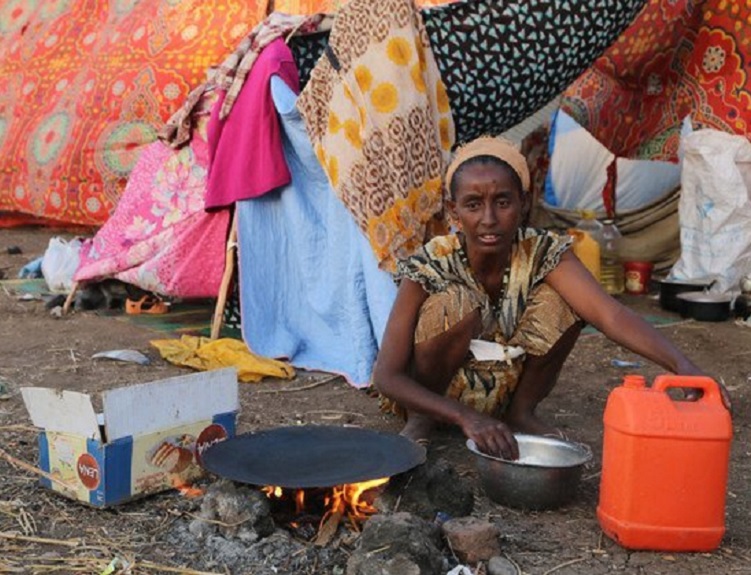 Suspenden distribución de comida en Tigray ante denuncias de desvío de ayuda