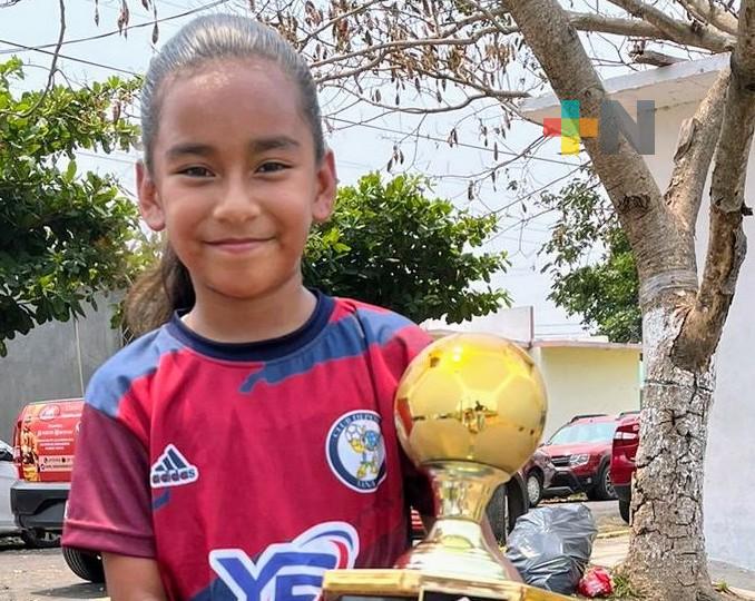 Sofía Bernabé «La Bicha» destaca en el futbol infantil veracruzano