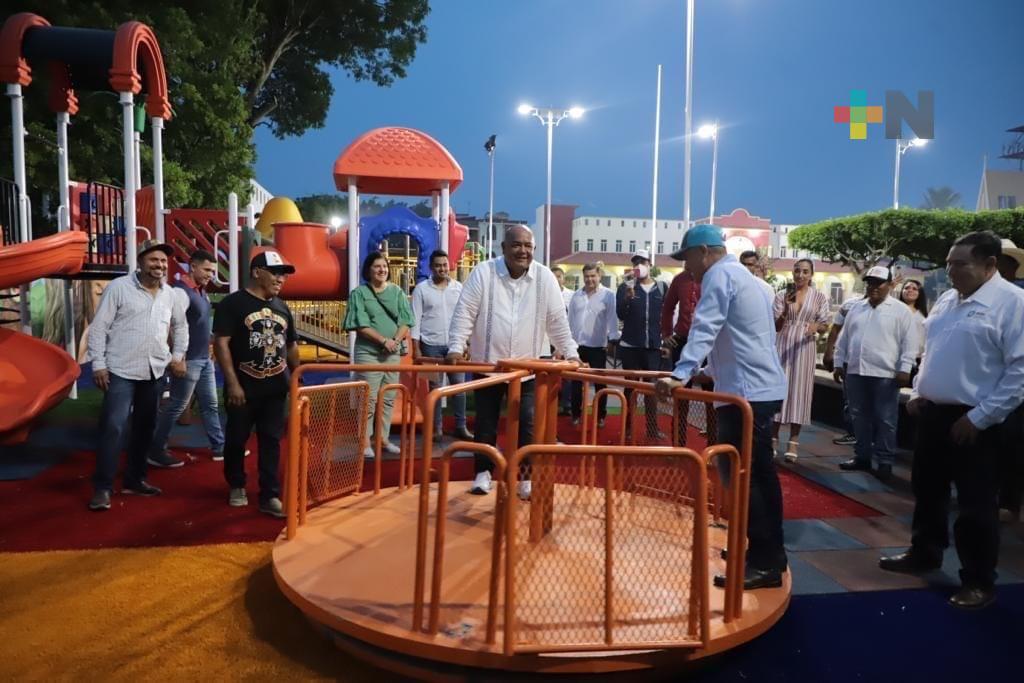 Con embellecimiento urbano se recupera el parque principal de Ciudad Isla: Eric Cisneros