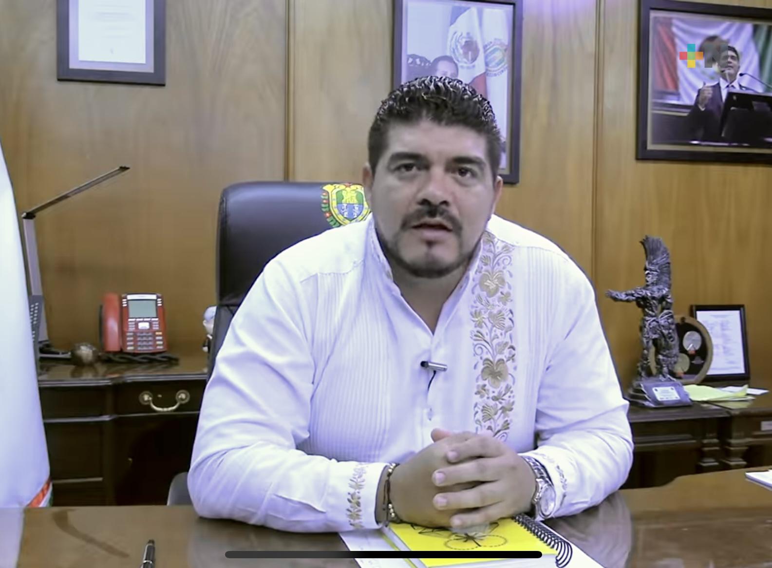 «Hemos redignificado al magisterio veracruzano», afirma Zenyazen Escobar