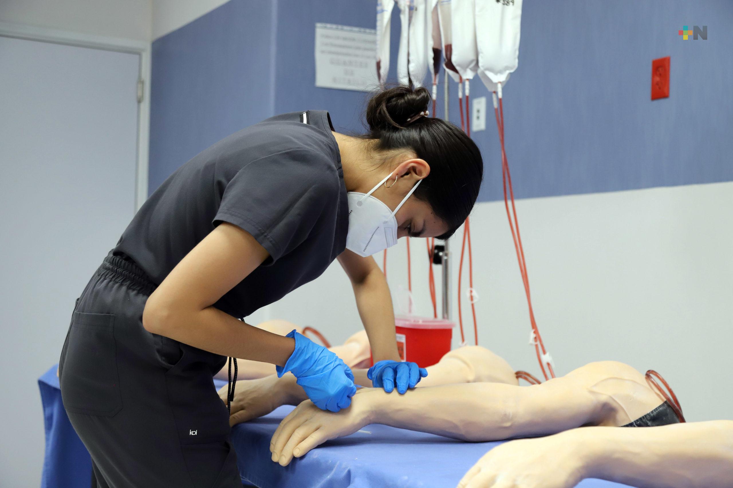 Cuenta IMSS con 12 mil docentes para formar y capacitar al personal del área de la salud