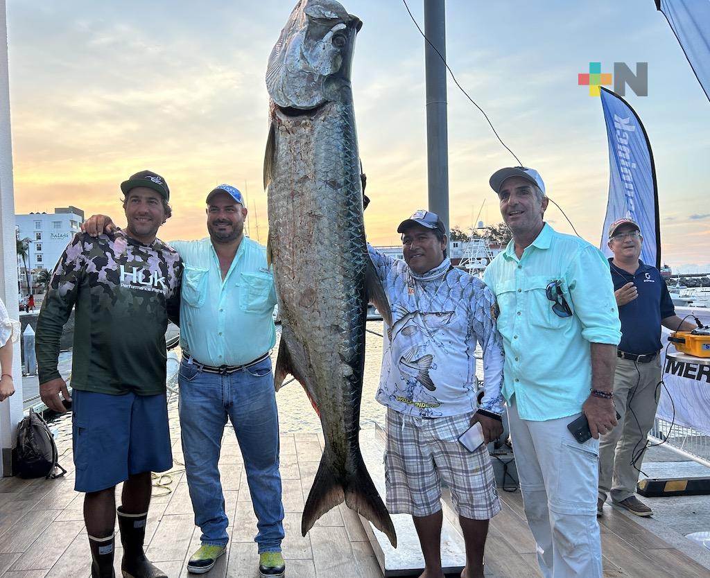 Asume Juan Manuel Boue liderato en Torneo Internacional del Sábalo de Plata 2023