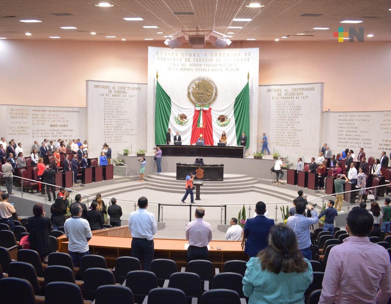 Renuncian dos diputados locales al PAN; se quedan con 7 escaños