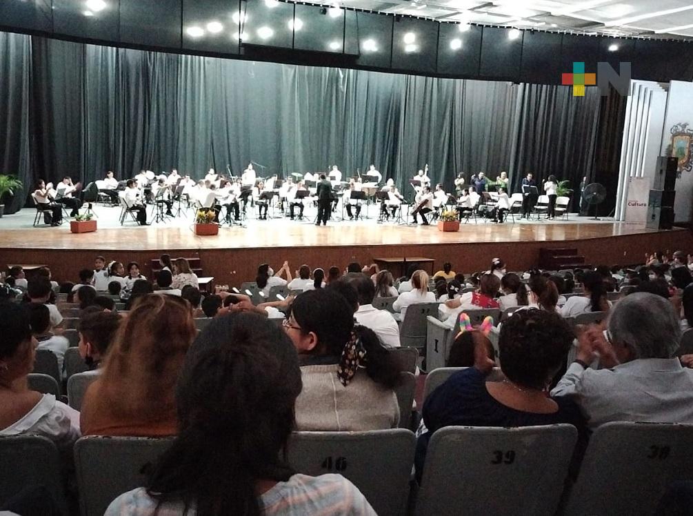 Realiza Orquesta Municipal de Xalapa concierto didáctico