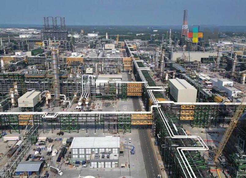 Rocío Nahle supervisa trabajos de integración, pruebas y arranque en Refinería Olmeca Dos Bocas