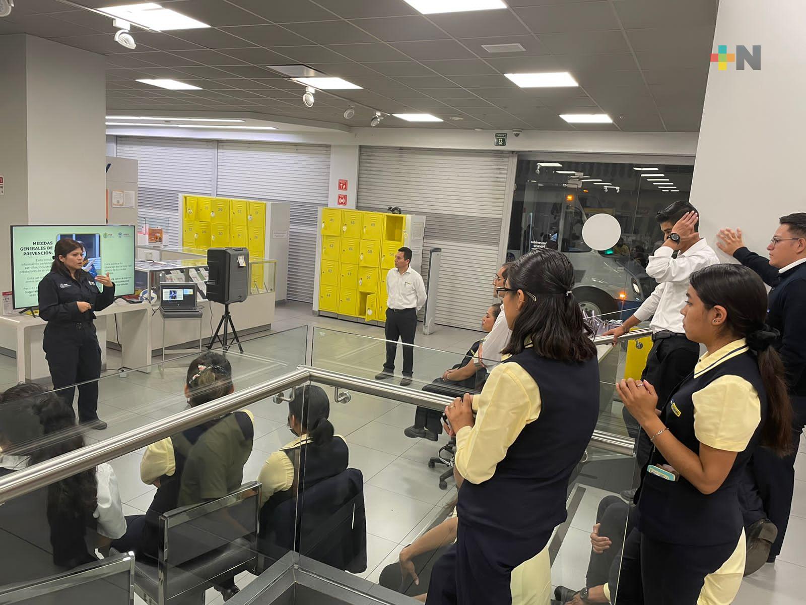 UECS impartió plática preventiva sobre secuestro y engaño telefónico a empleados de tienda departamental