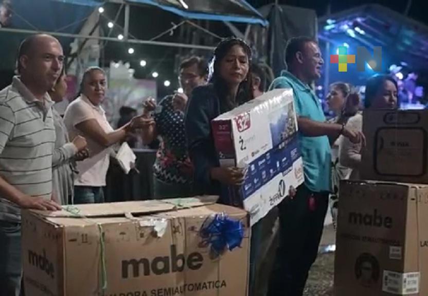 Reconocen labor de magisterio de la Huasteca