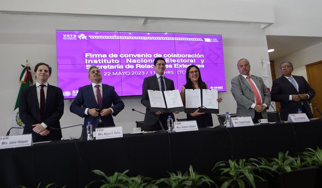 SRE e INE firman convenio para permitir voto presencial en el extranjero durante procesos electorales locales 2022-2023