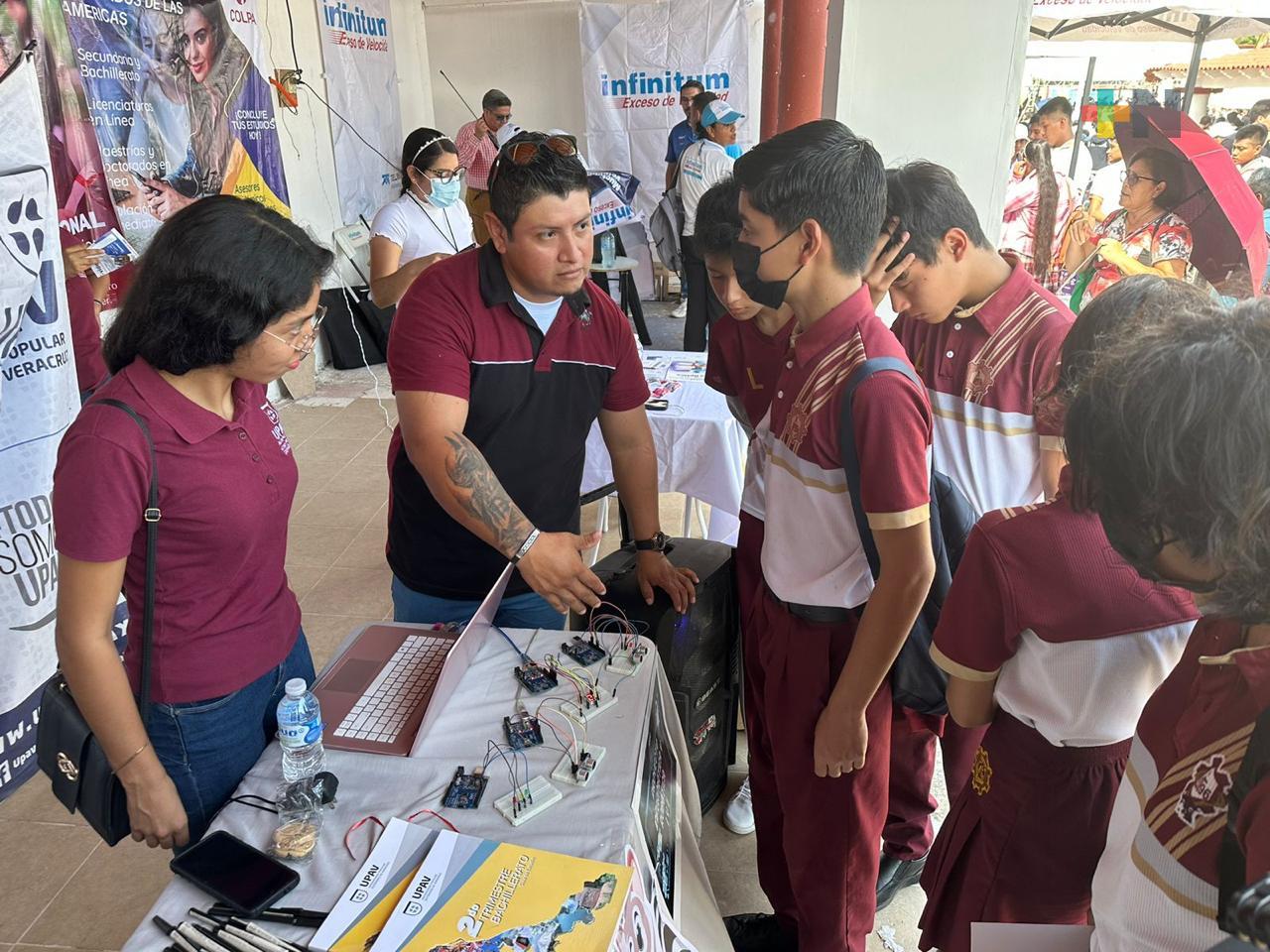 Realizan Segunda Expo Educativa de la SEV en Coatzacoalcos