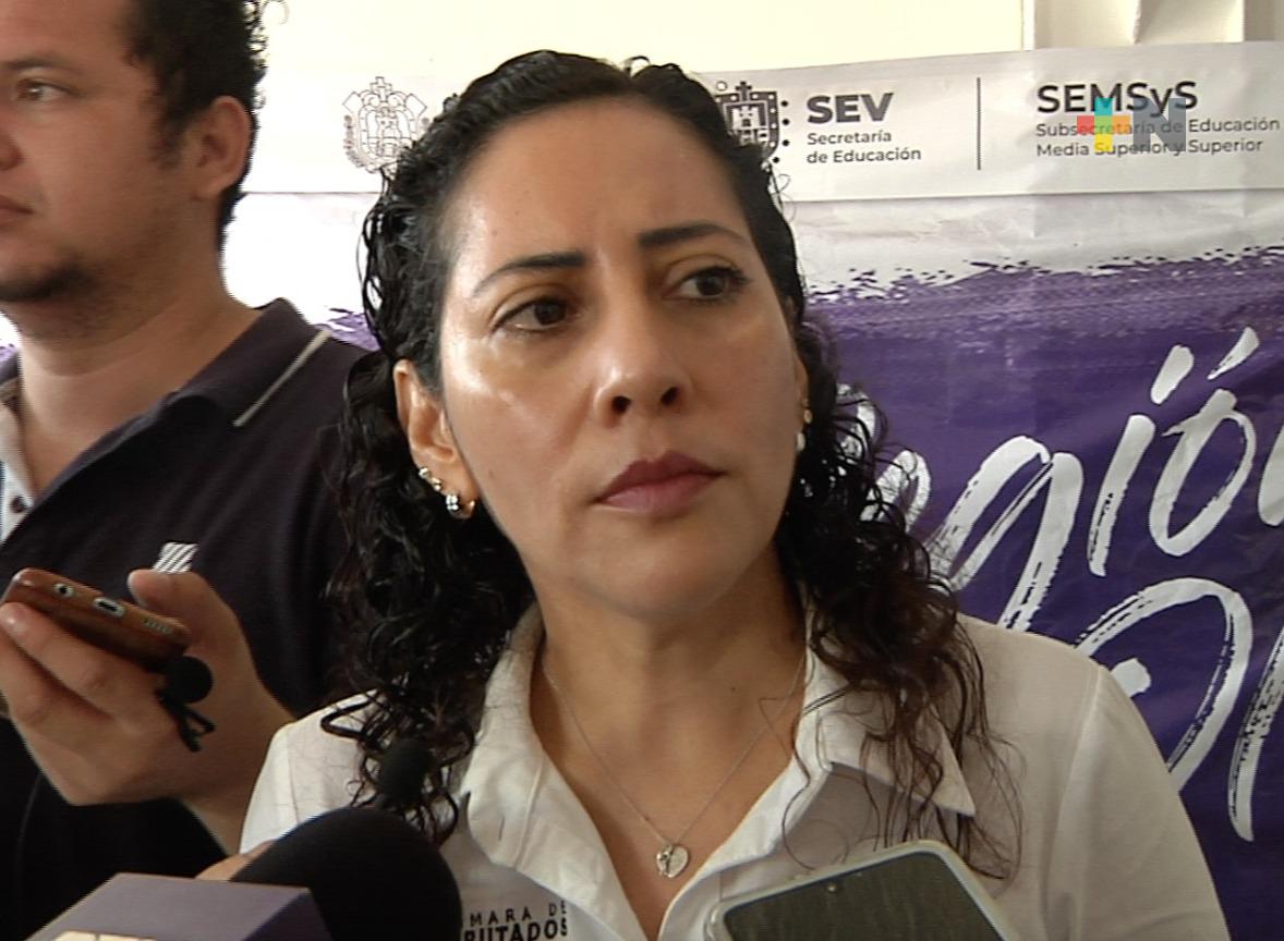 Falta de armonización de leyes educativas, posible causa del rezago en repartición de horas a docentes