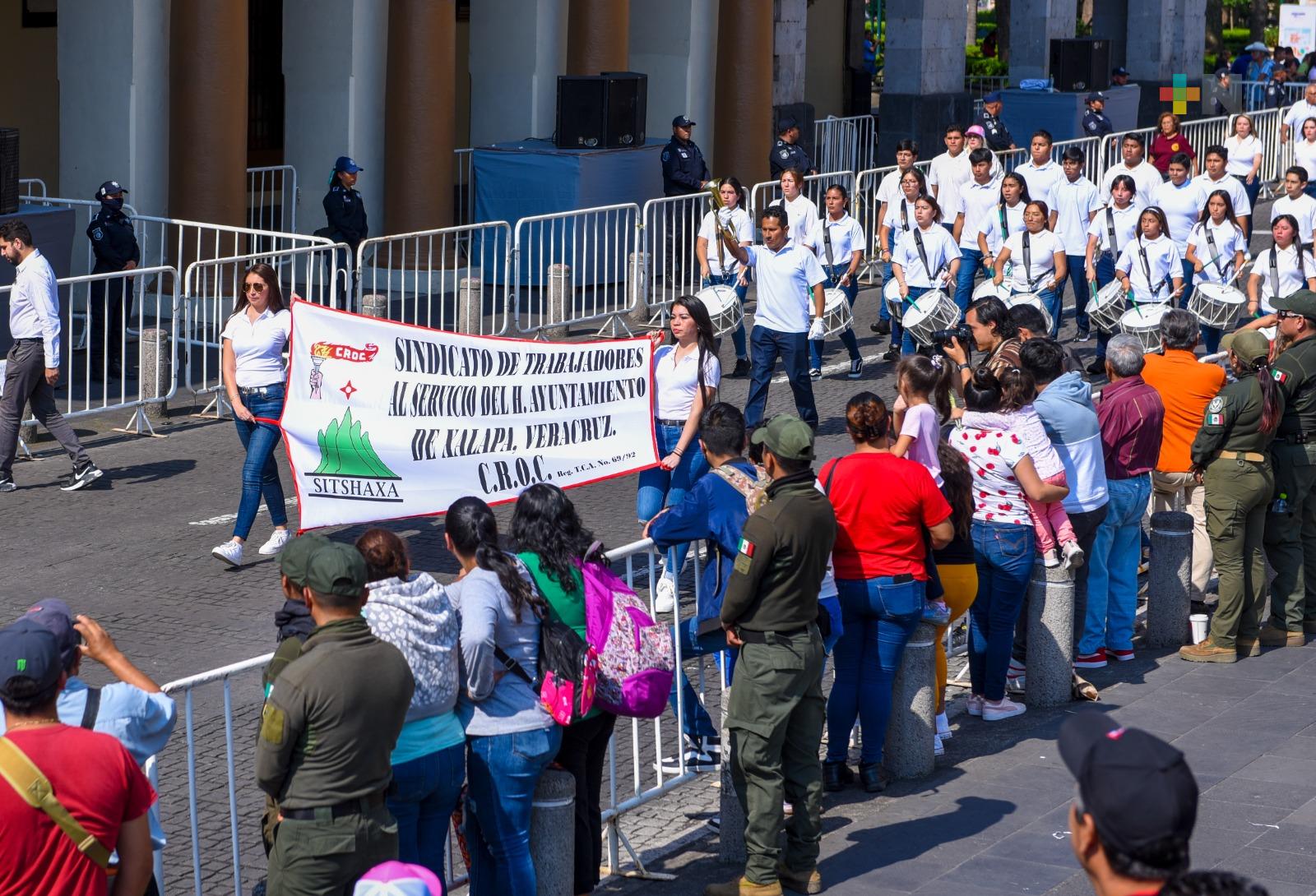 Participa Ayuntamiento en desfile conmemorativo del Día del Trabajo