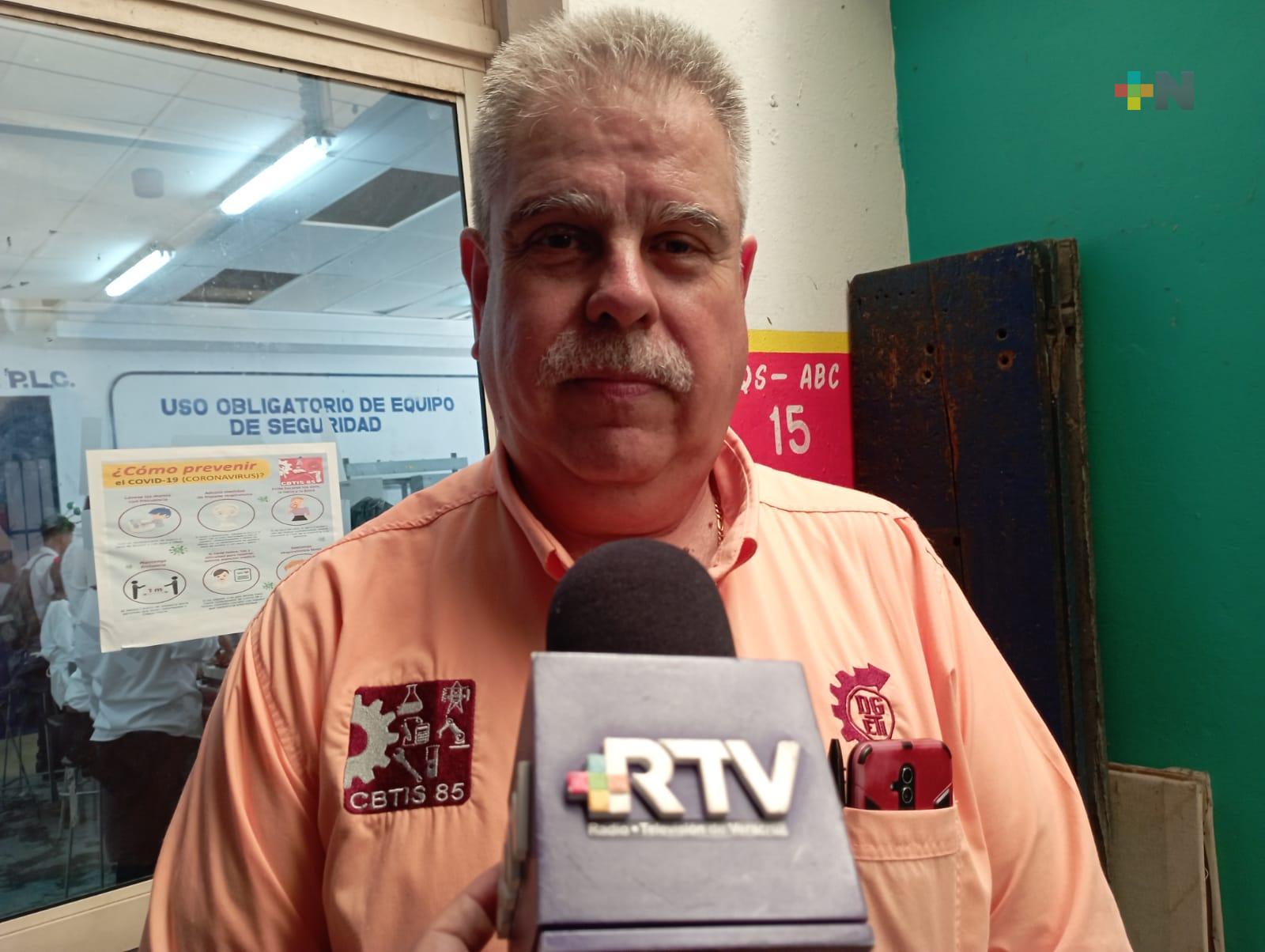 Rehabilitarán sala de cómputo de CBTIS 85 de Coatzacoalcos