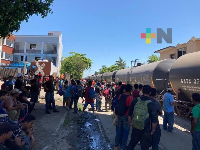 Activista de Coatzacoalcos se pronuncia por otorgar pase transitorio a migrantes