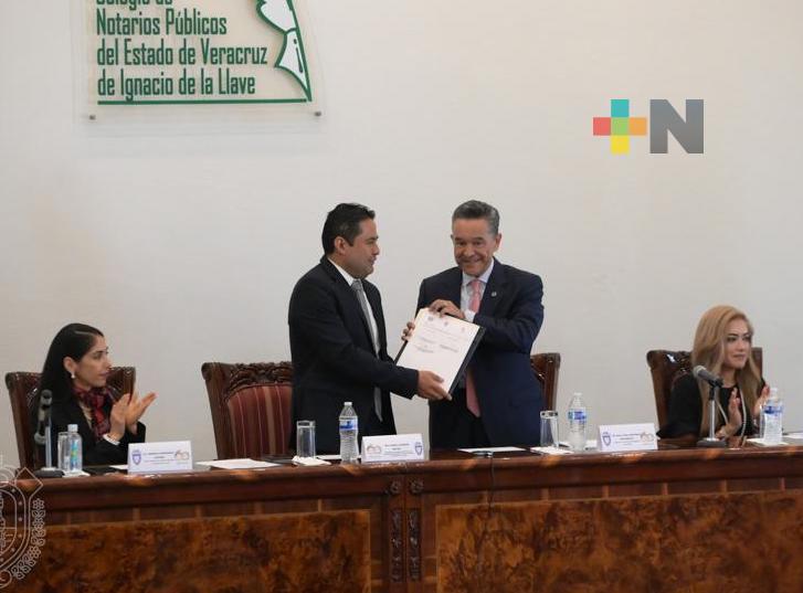 Actualización notarial, fundamental para brindar certeza jurídica a las y los veracruzanos: Fiscal general