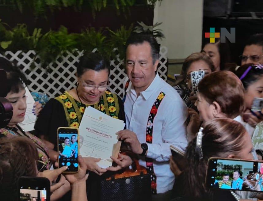 Gobernador celebra en su día al magisterio veracruzano