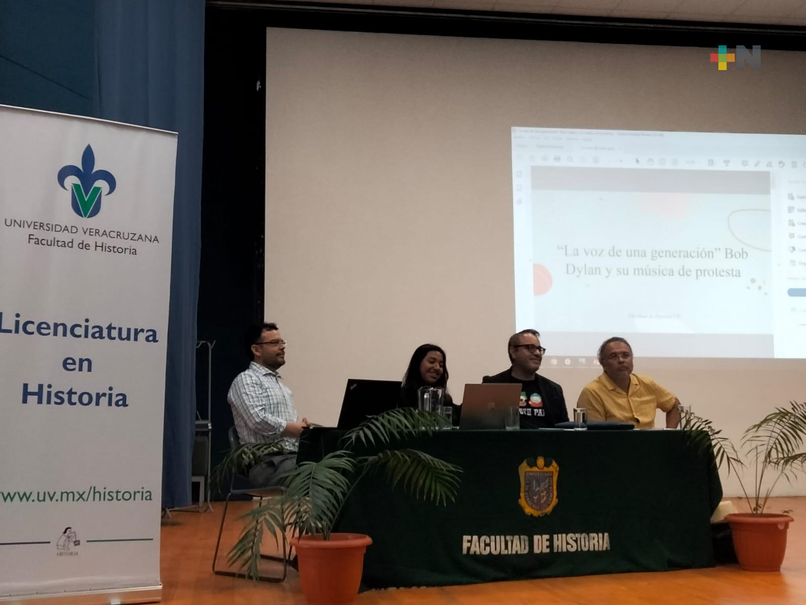 Inició coloquio estudiantil «La música al ritmo de la historia»