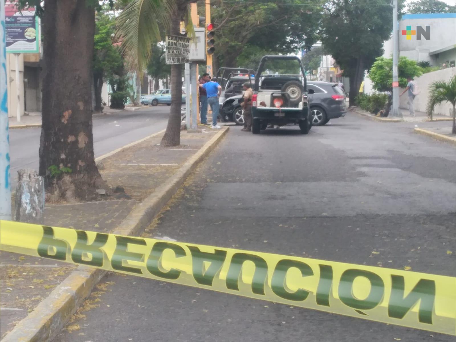 Particular chocó con patrulla de Fuerza Civil en Boca del Río