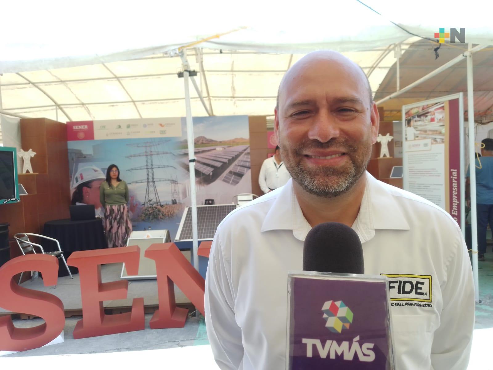 Sener orienta a ciudadanía sobre ahorro de energía en Ylang Ylang 2023