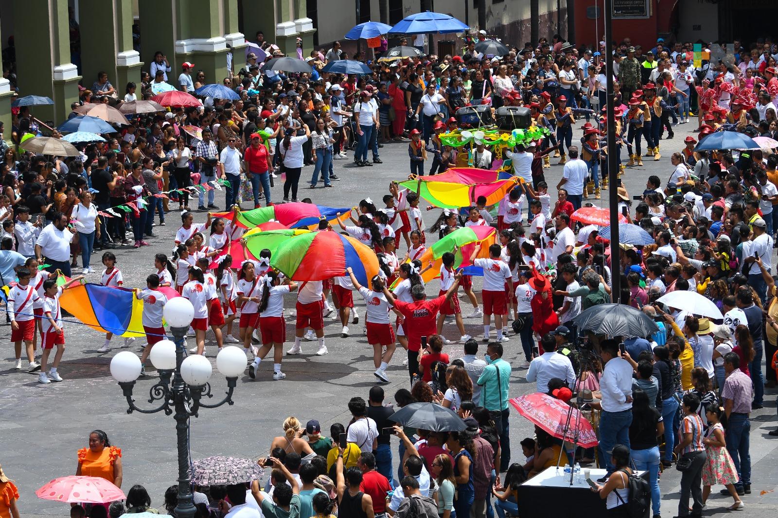 Con desfile cívico conmemoran «Batalla de 21 de mayo» en Córdoba