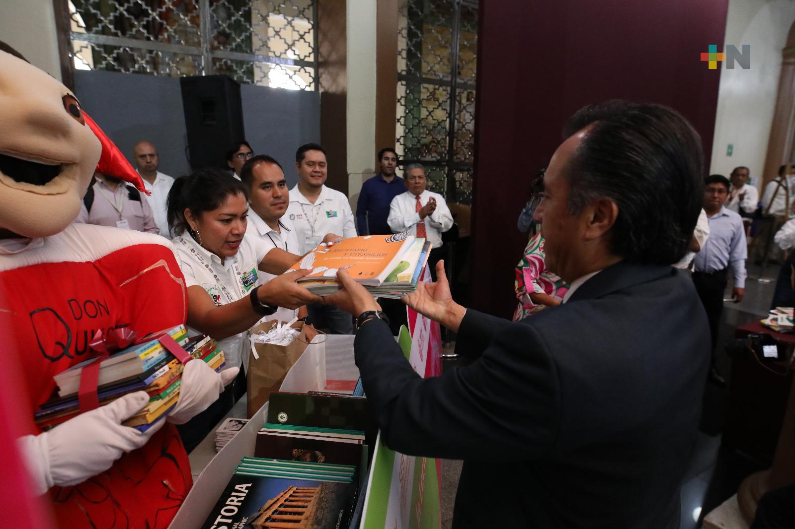 Por un Veracruz con más lectores, inauguran primera campaña de donación de libros